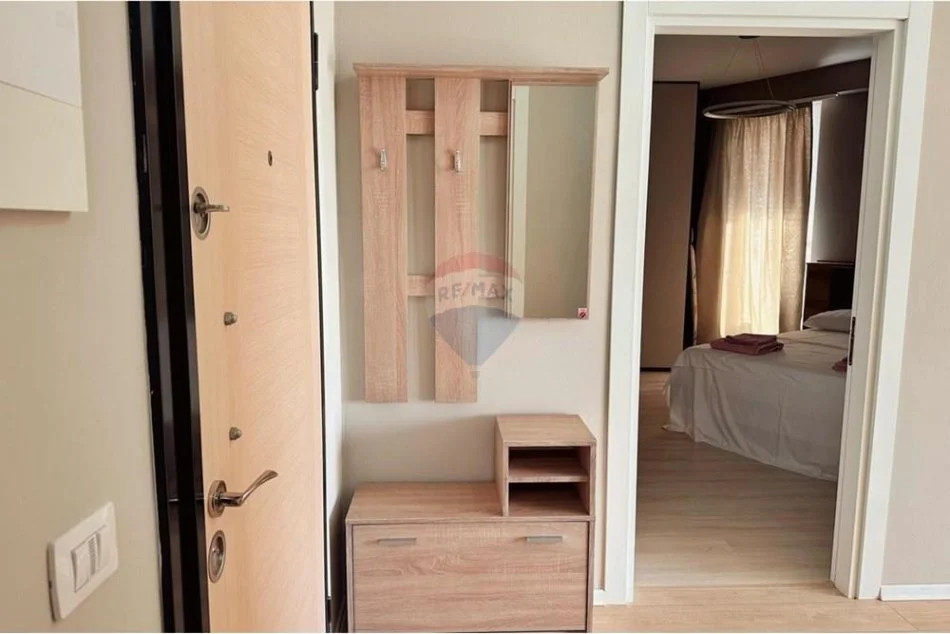 Tirane, jepet me qera apartament 1+1 Kati 5, 69 m² 730 € (Rruga Mihal Grameno)