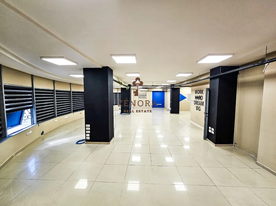 Tirane, jepet me qera zyre Kati 5, 300 m² 2.600 € (Selvia)
