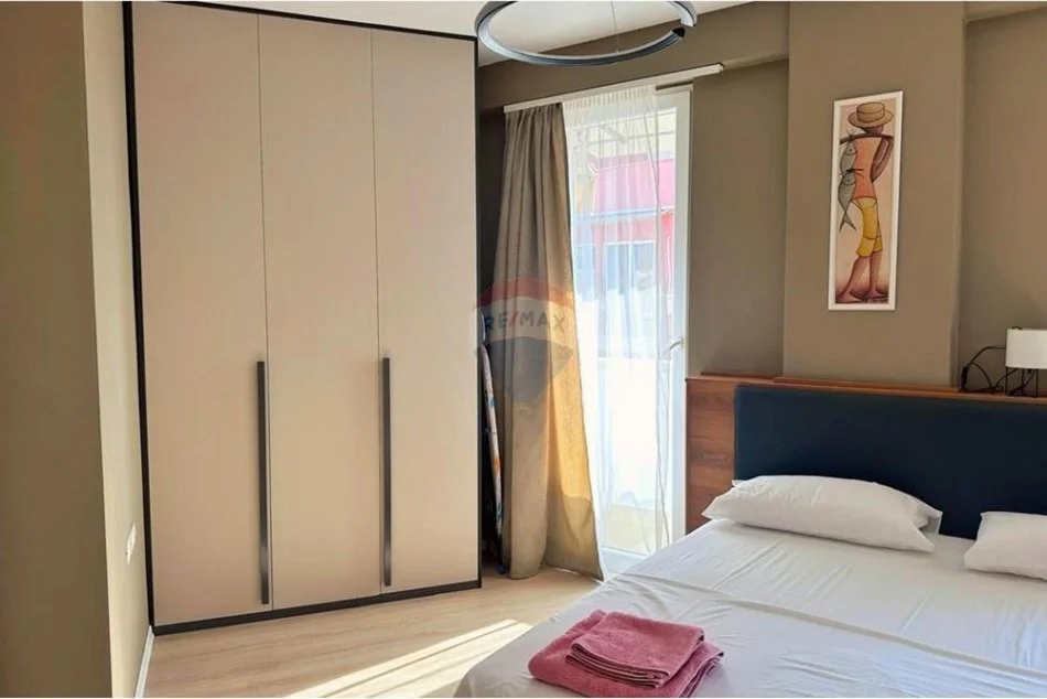 Tirane, jepet me qera apartament 1+1 Kati 5, 69 m² 730 € (Rruga Mihal Grameno)