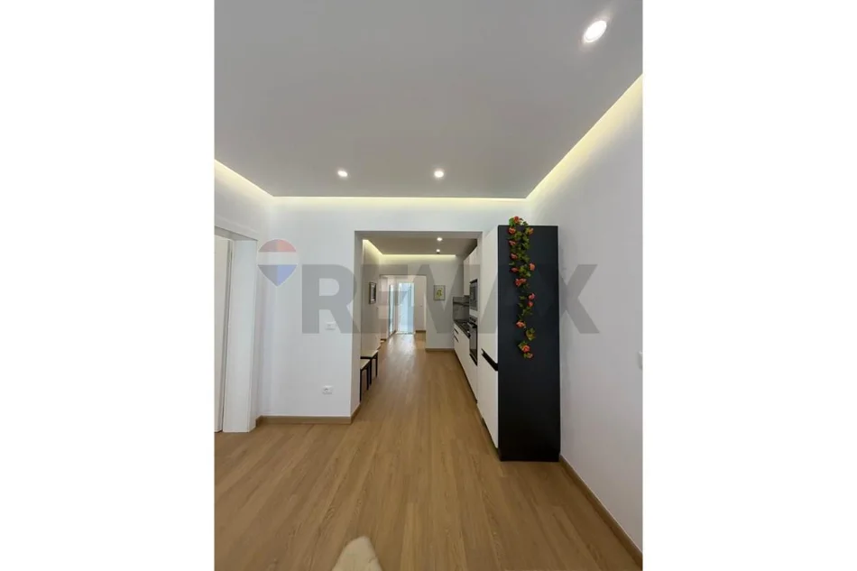 Tirane, jap me qera apartament 1+1+Ballkon Kati 3, 75 m² 850 € (Garda- Ish Blloku)