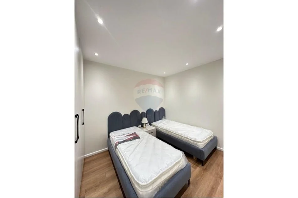 Tirane, jepet me qera apartament 2+1 , 70 m² 1.150 € (Garda)