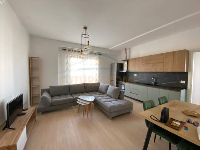 Tirane, jepet me qera apartament 2+1 Kati 4, 124 m² 1.000 Euro (Rruga e Kavajes)