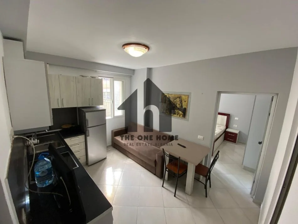 Tirane, jepet me qera apartament 1+1 Kati 1, 50 m² 430 € (Rr Durresit)