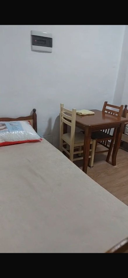 Tirane, jepet me qera 1+1 Kati 0, 27 m² 300 € 