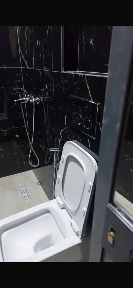 Tirane, jepet me qera 1+1 Kati 0, 27 m² 300 € 