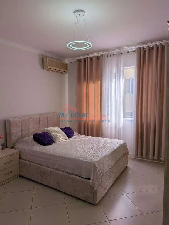 Tirane, jepet me qera garsonier 1+1 Kati 4, 40 m² 500 € (Rruga e Kavajes)