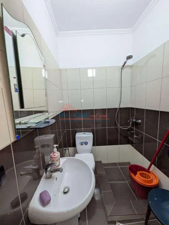 Tirane, jepet me qera garsonier 1+1 Kati 4, 40 m² 500 € (Rruga e Kavajes)
