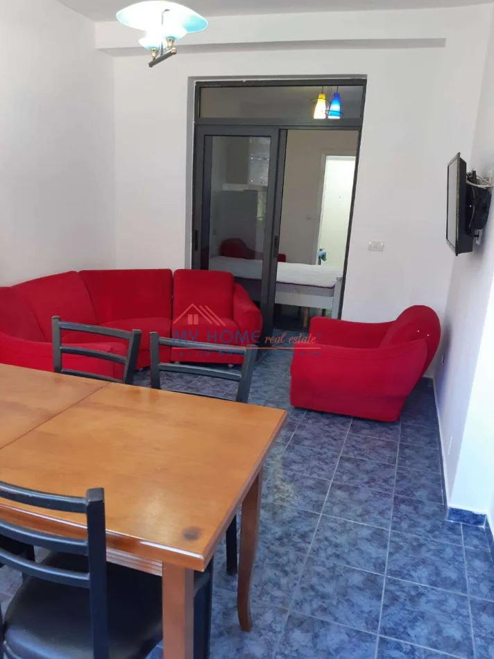 Tirane, jepet me qera garsonier 1+1 Kati 4, 50 m² 400 € (Myslym Shyri)