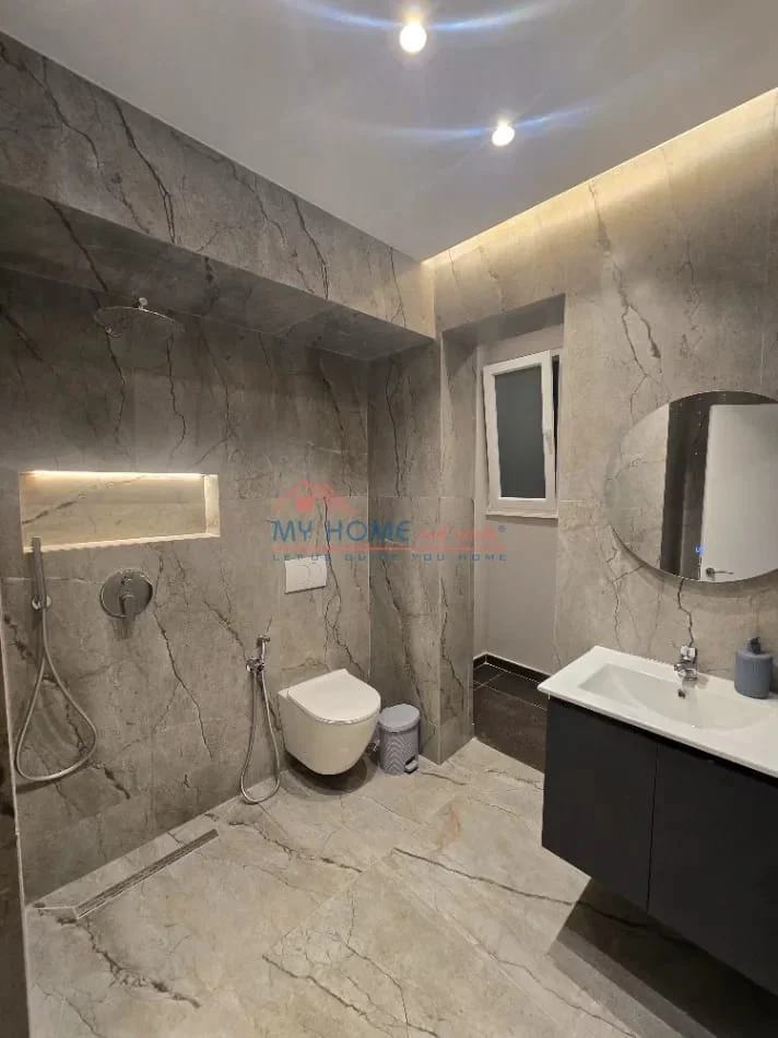 Tirane, jepet me qera garsonier 1+1 Kati 4, 25 m² 400 € (Rruga Bardhyl)