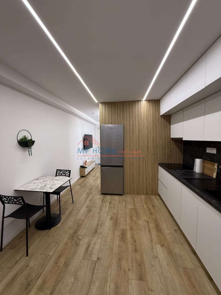 Tirane, jepet me qera garsonier 1+1 Kati 1, 40 m² 570 € 