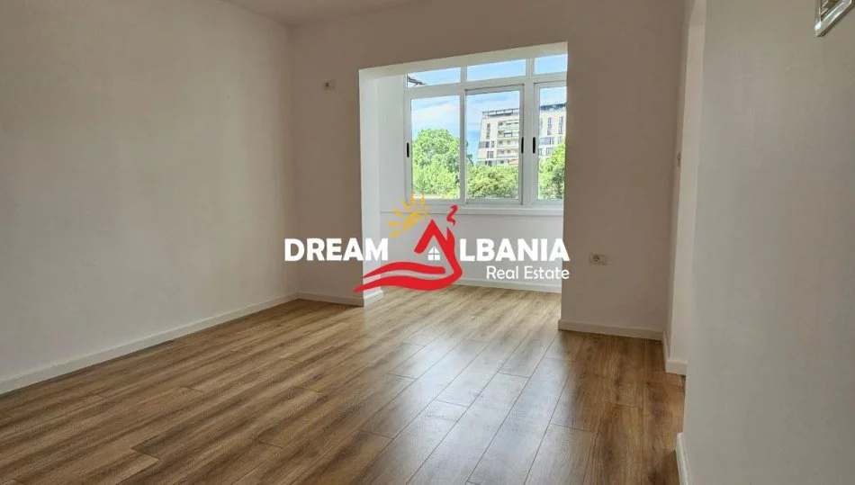 Tirane, shes garsonier Kati 4, 31 m² 93.000 € (qender, prane postes)