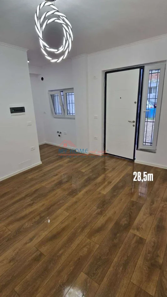 Tirane, shitet garsonier 1+1 Kati 1, 29 m² 80.000 € (Vasil Shanto)