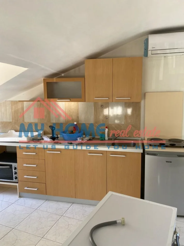 Tirane, jepet me qera garsonier 1+1+Ballkon Kati 3, 30 m² 390 € (Ambasador 3)