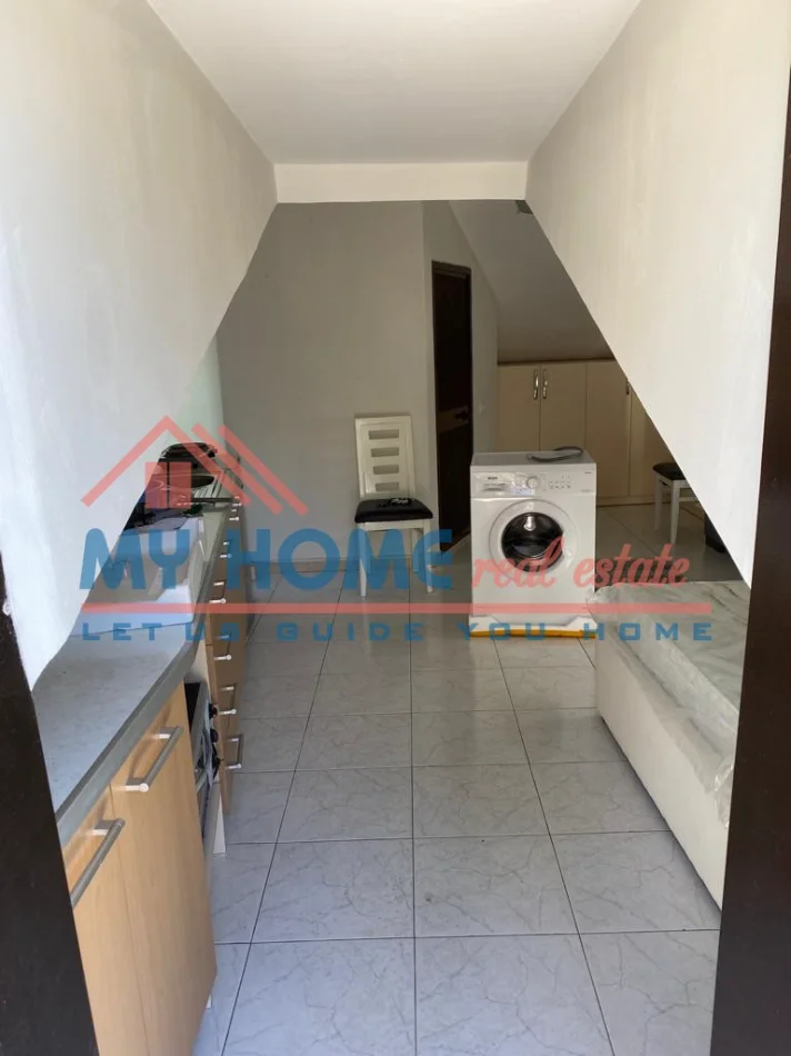 Tirane, jepet me qera garsonier 1+1+Ballkon Kati 3, 30 m² 390 € (Ambasador 3)