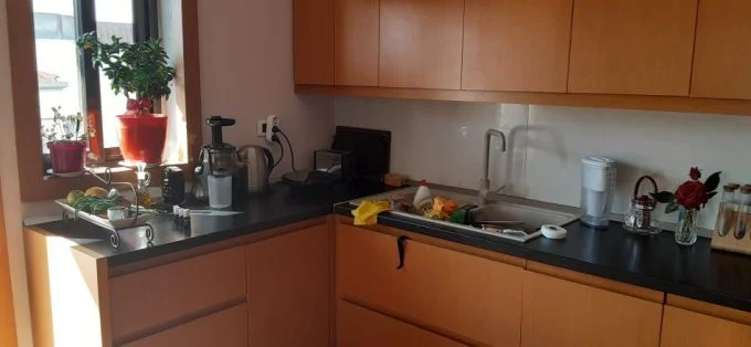 Tirane, jepet me qera apartament 2+1+Ballkon Kati 2, 15 m² 600 € (Linze)
