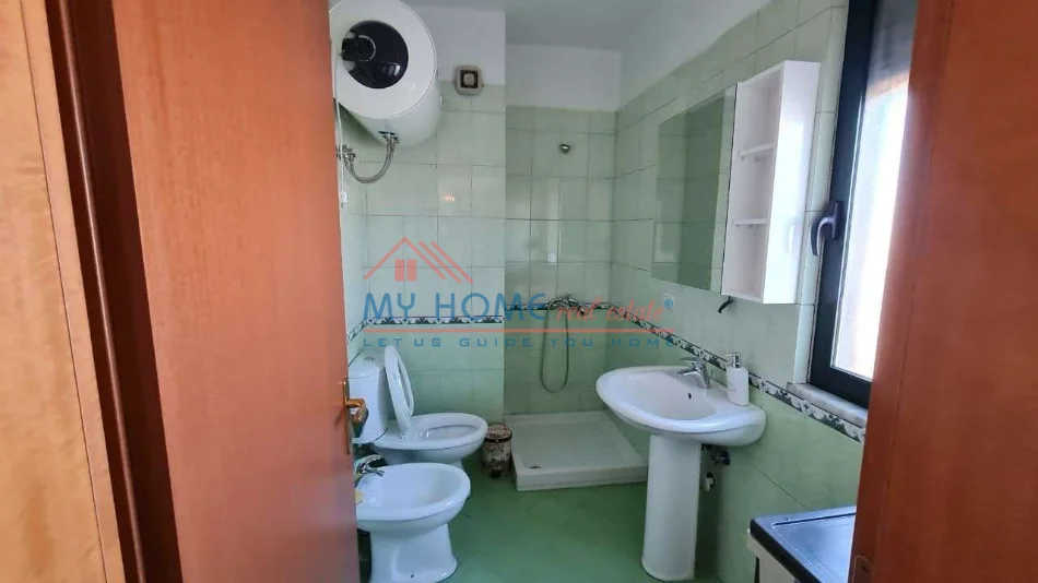 Tirane, jepet me qera apartament 1+1 Kati 11, 40 m² 500 € (Rruga e Kavajes)