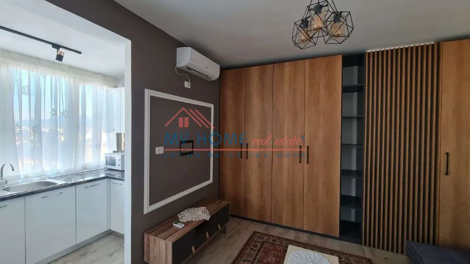Tirane, jepet me qera apartament 1+1 Kati 11, 40 m² 500 € (Rruga e Kavajes)
