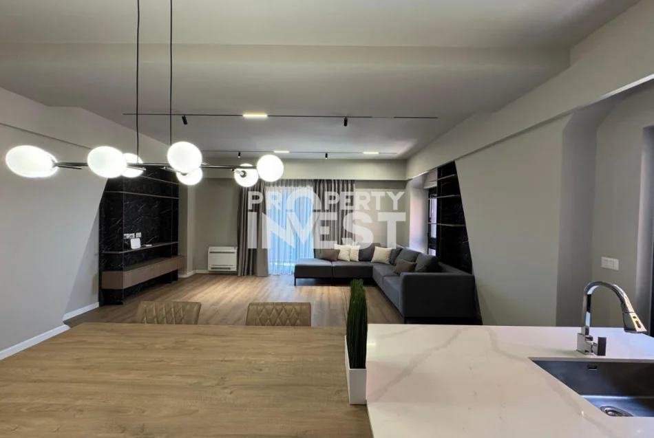 Tirane, shitet apartament 2+1 Kati 10, 169 m² 505.000 € (Rruga e Kavajes)