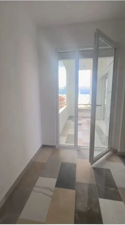 🔥 SUPER CMIM OKAZION 🔥  🏡 Shitet Apartament 2+1+2 tek Terminali ne Tresh,  128 mln leke