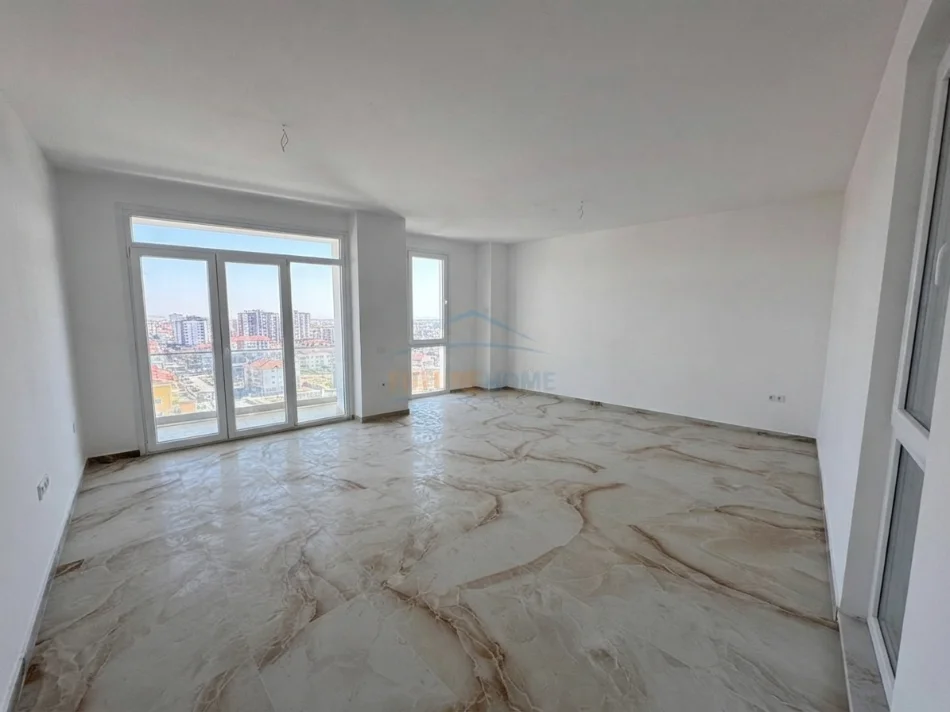 Tirane, jepet me qera apartament 1+1+Ballkon Kati 4, 71 m² 400 € (bulevardi i ri)