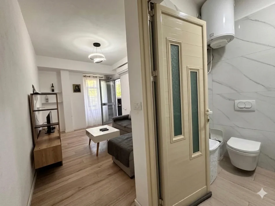 Tirane, shitet apartament 2+1 Kati 1, 120.000 €