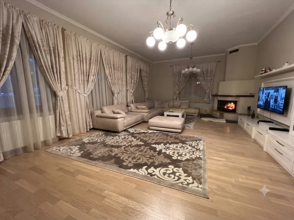 Tirane, jepet me qera Vile , 3.500 € (Bërzhitë)