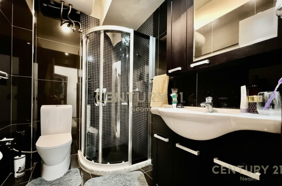 Tirane, jepet me qera apartament 2+1+Aneks+Ballkon Kati 3, 103 m² 800 € (Neom128435)