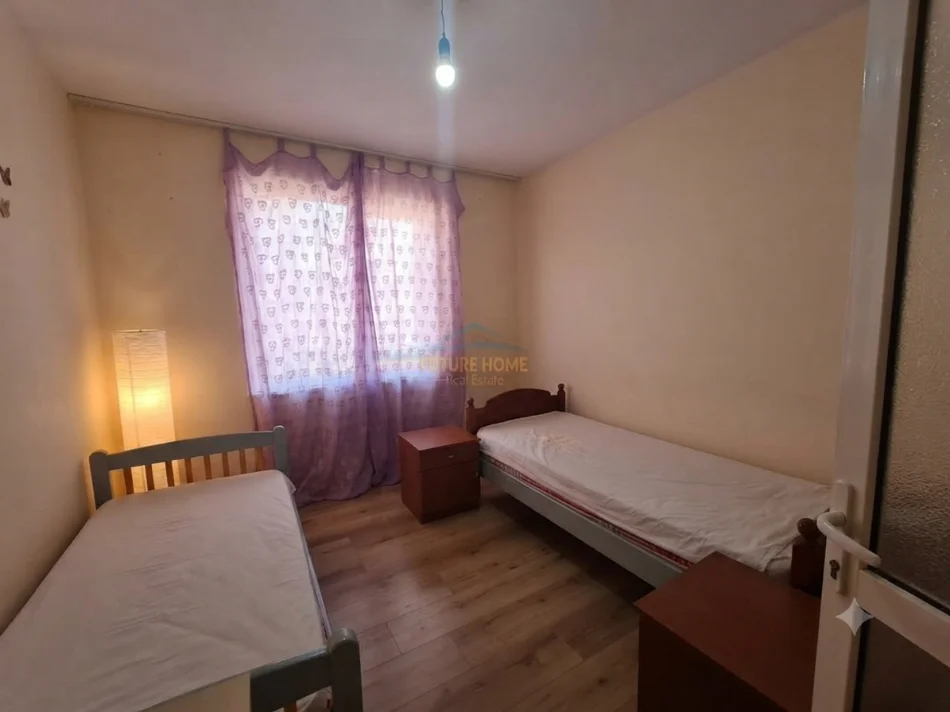 Tirane, shitet apartament 2+1 Kati 4, 57 m² 98.000 € (Rruga Vangjel Capo)