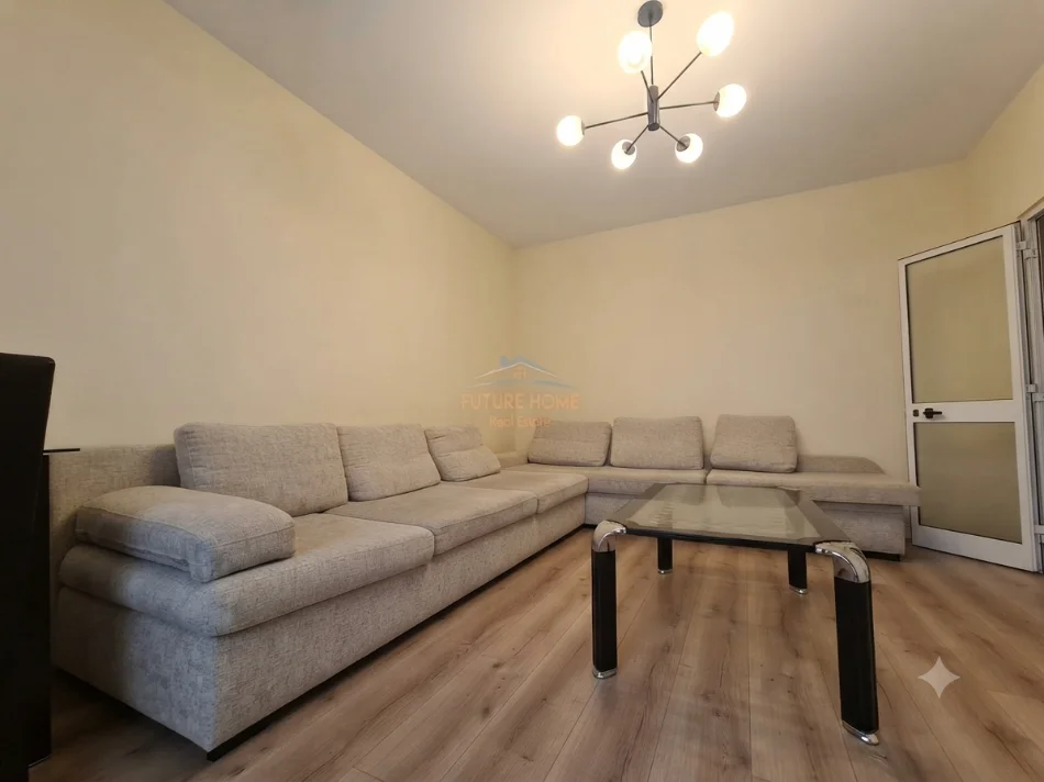 Tirane, shitet apartament 2+1 Kati 4, 57 m² 98.000 € (Rruga Vangjel Capo)