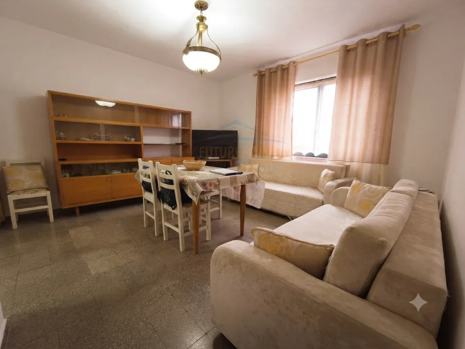 Tirane, jepet me qera apartament 2+1 Kati 5, 70 m² 550 € (Rruga Qemal Stafa)
