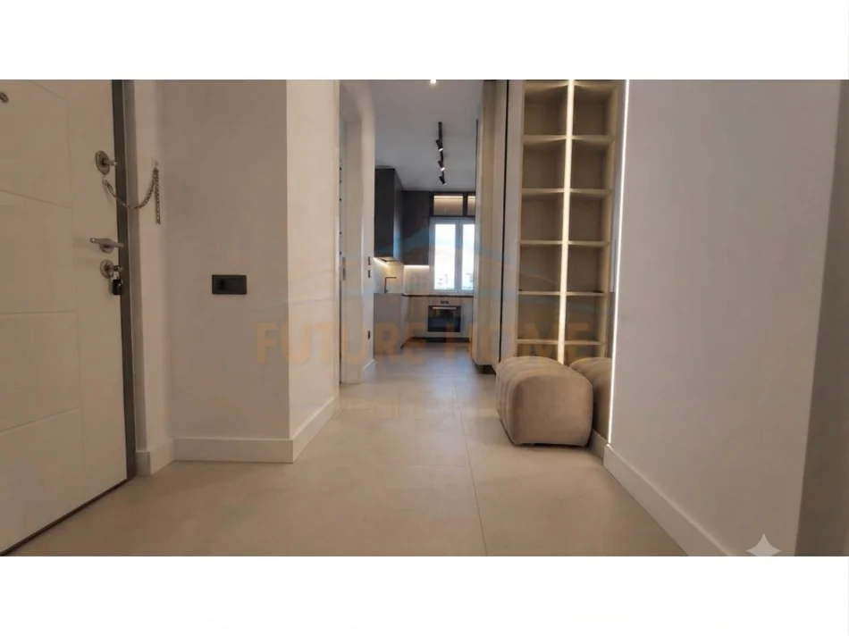 Tirane, jepet me qera apartament 1+1 Kati 8, 62 m² 800 € (Porcelan)
