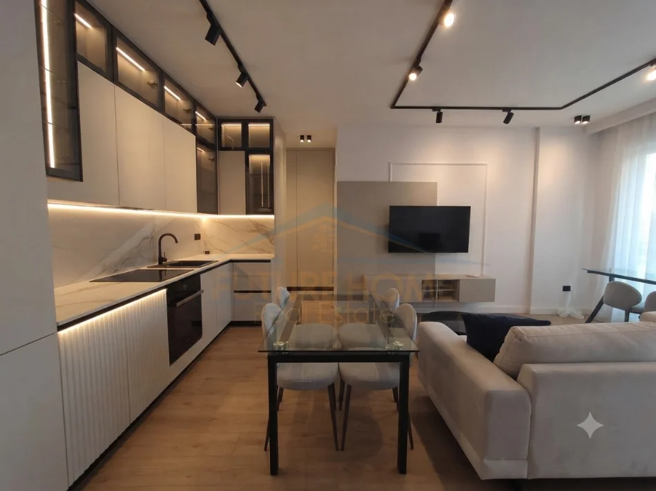 Tirane, jepet me qera apartament 1+1 Kati 8, 62 m² 800 € (Porcelan)