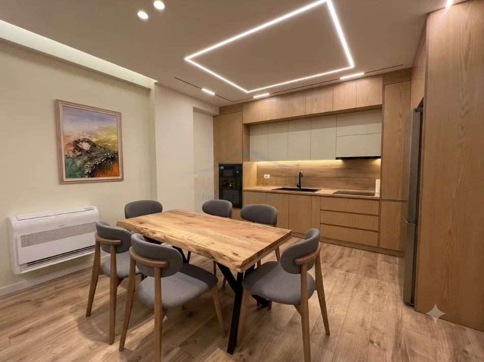 Tirane, jepet me qera apartament 2+1+Ballkon Kati 1, 116 m² 1.500 € (Liqeni i thate)