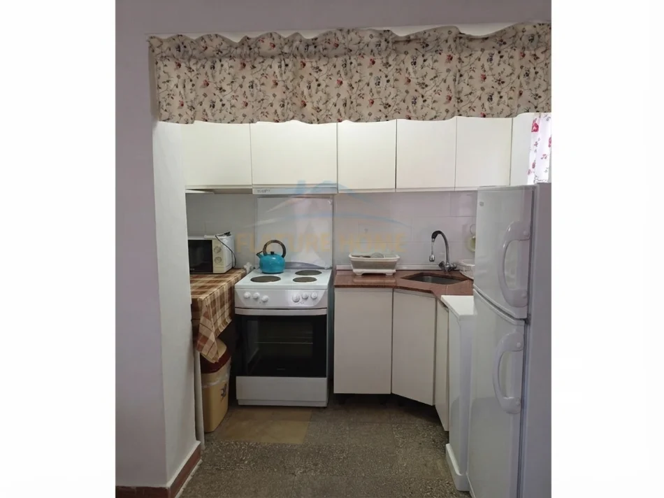 Tirane, jepet me qera apartament 2+1 Kati 5, 70 m² 550 € (Rruga Qemal Stafa)