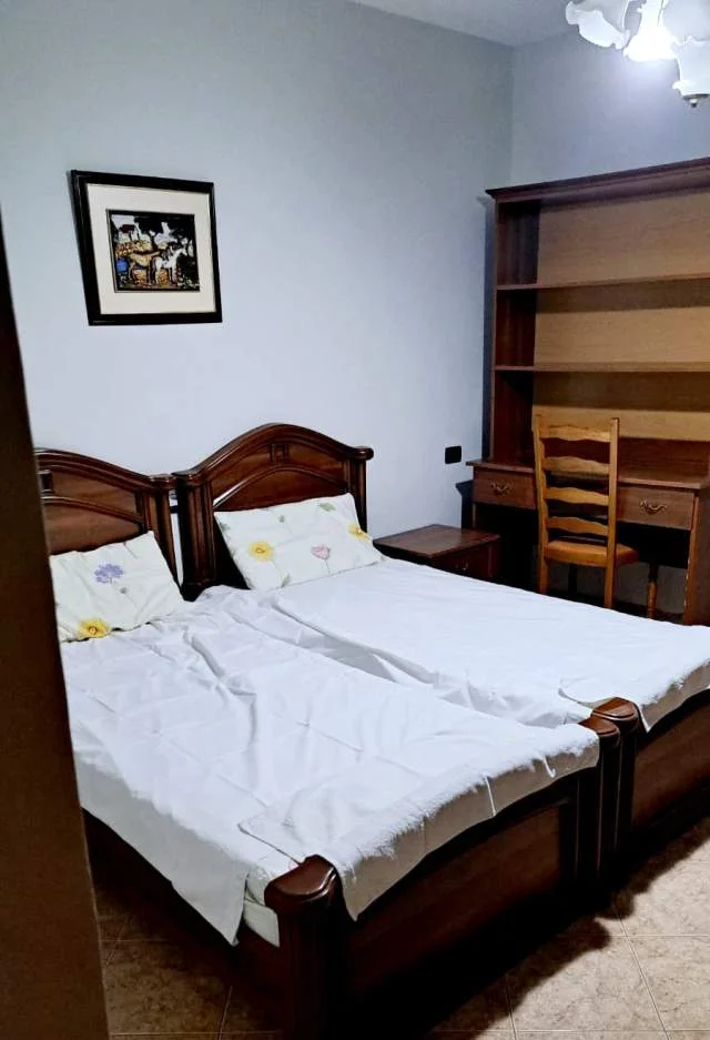 Tirane, jepet me qera apartament 1+1+A Kati 6, 58 m² 43.000 Leke (Marko Bocari)