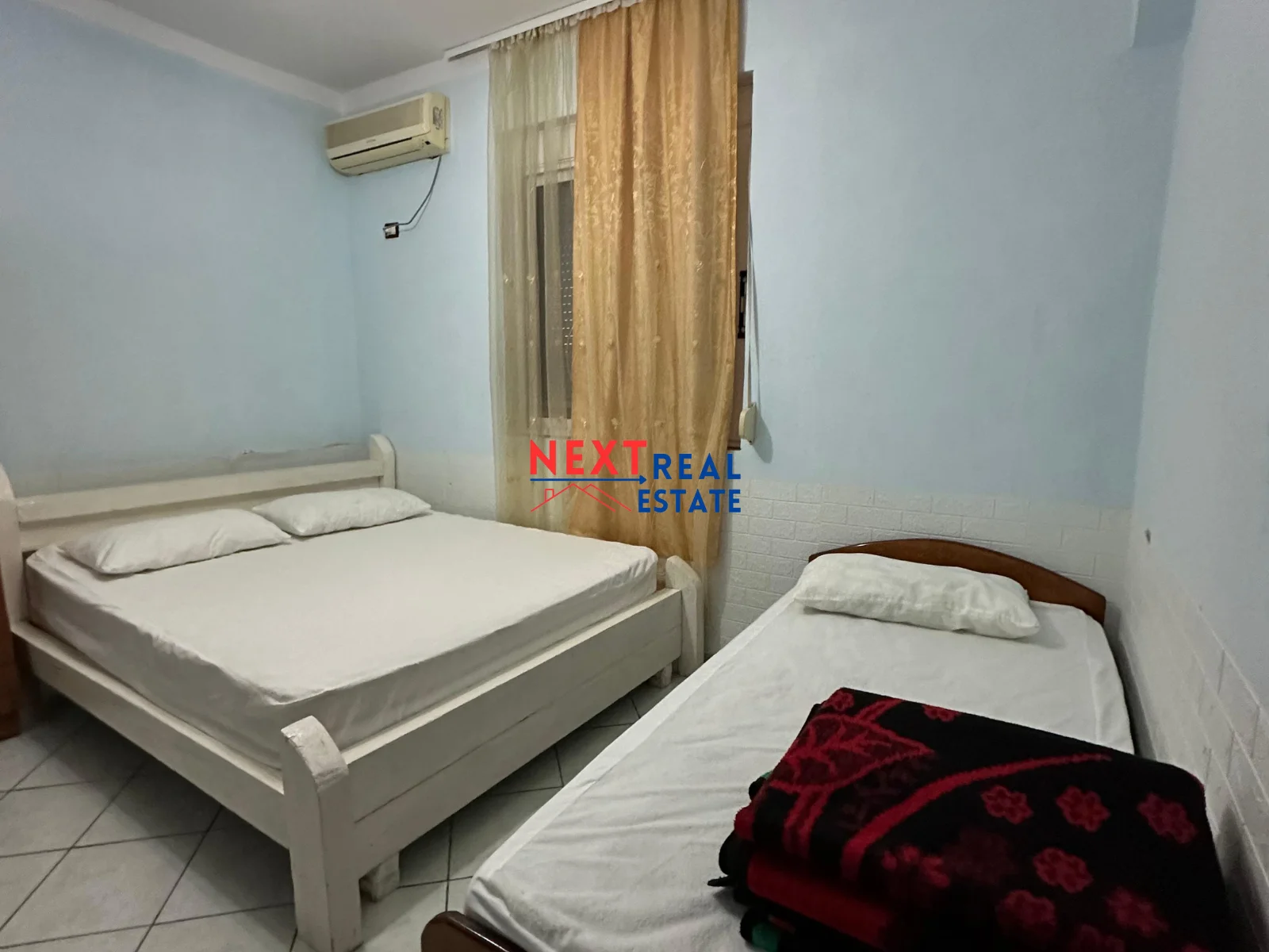 JEPET HOTEL ME QERA NE UJE TE FTOHTE, VLORE