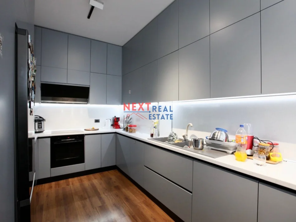 Vlore, shitet apartament+verande | Penthouse 3+1+Aneks+Ballkon , 172 m² 330.000 € (BULEVARDI ISMAIL QEMALI, VLORE)