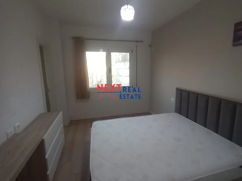 Vlore, jepet me qera shtepi 2+1+Ballkon , 500 € 