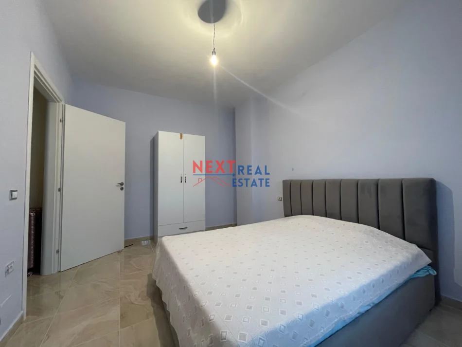 Vlore, jepet me qera apartament 1+1+Ballkon , 86 m² 350 € (LUNGOMARE)