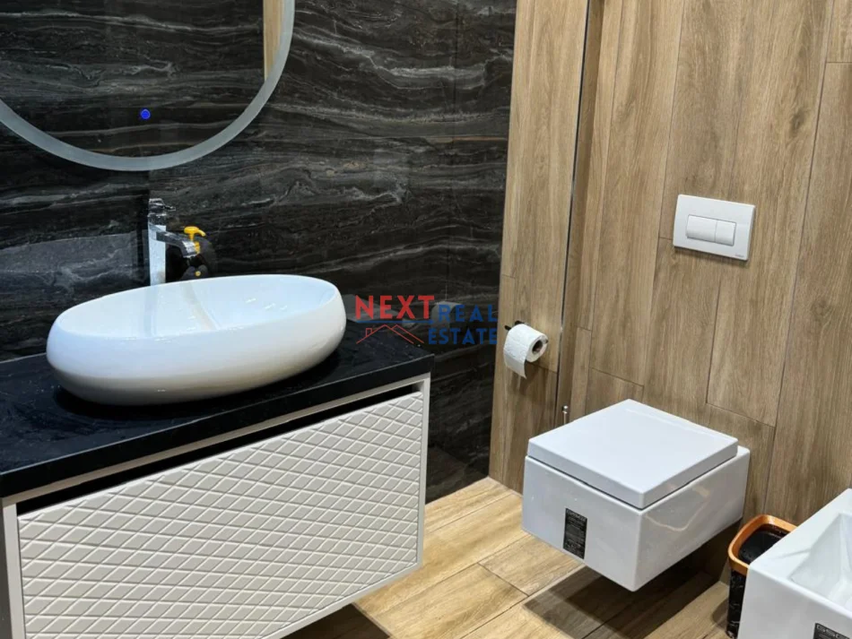 Vlore, jepet me qera apartament 1+1+Ballkon Kati 11, 74 m² 550 € (HOTEL PARTNER)