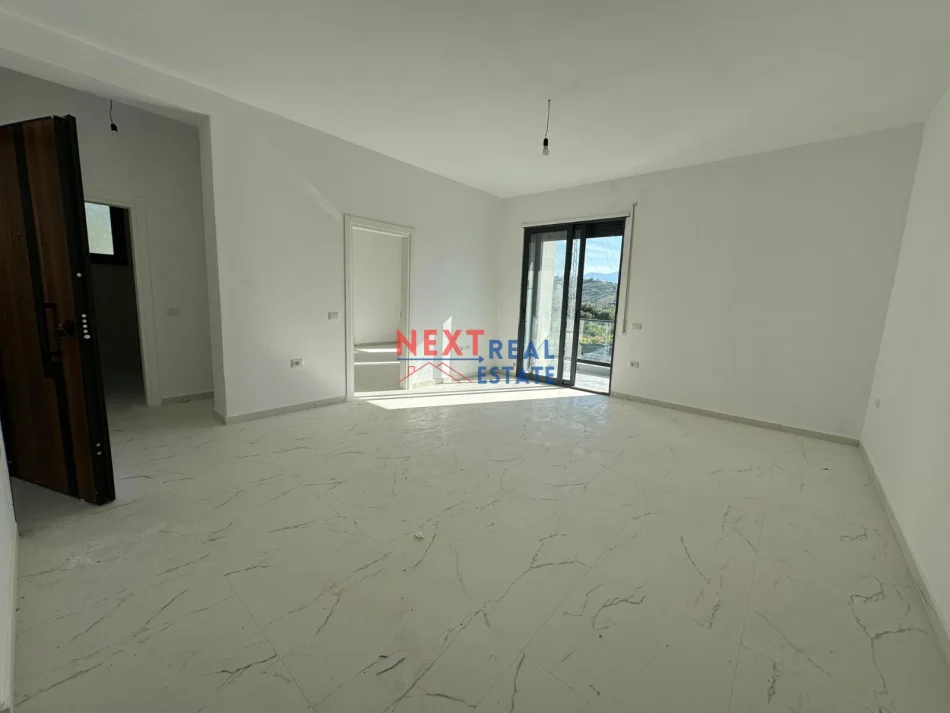 Vlore, shitet apartament 1+1+Ballkon Kati 3, 81 m² 180.000 € (RRADHIME)