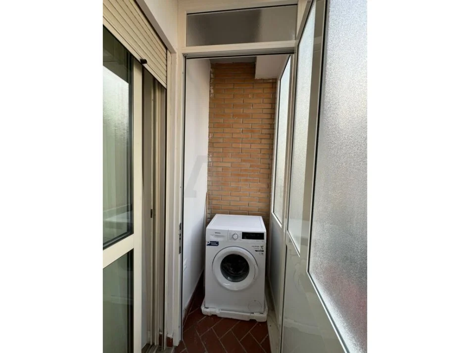 Tirane, jepet me qera apartament 1+1+Ballkon Kati 5, 65 m² 600 € (don bosko)