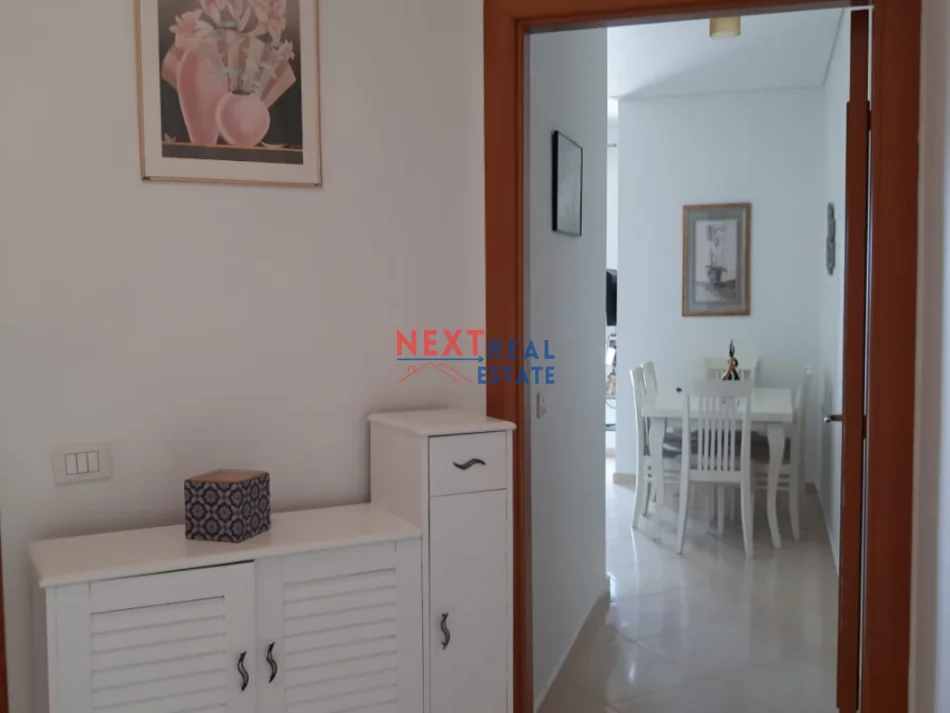 Vlore, jepet me qera apartament 1+1+Ballkon , 400 € (LUNGOMARE)