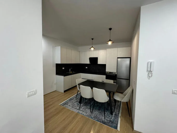 Tirane, jepet me qera apartament 2+1+Ballkon Kati 5, 100 m² 800 € (Rruga "Jordan Misja")