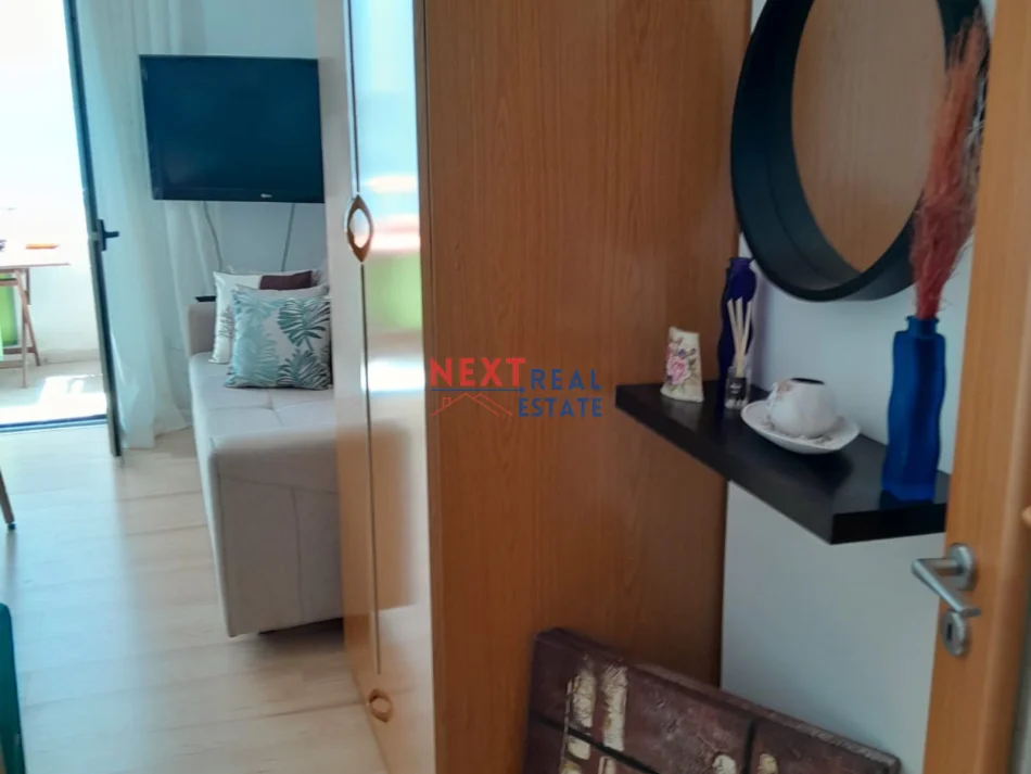 Vlore, jepet me qera garsonier 1+1+Ballkon , 40 m² 400 € (LUNGOMARE)