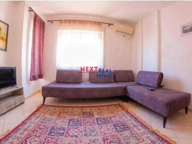 Lungomare, jepet me qera apartament 1+1+BLK Kati 4, 60 m² 300 Euro (Prane Marina Bay)