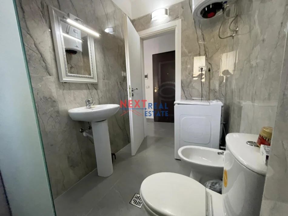 Vlore, shitet garsonier 1+1+Ballkon , 39 m² 85.000 € (LUNGOMARE)