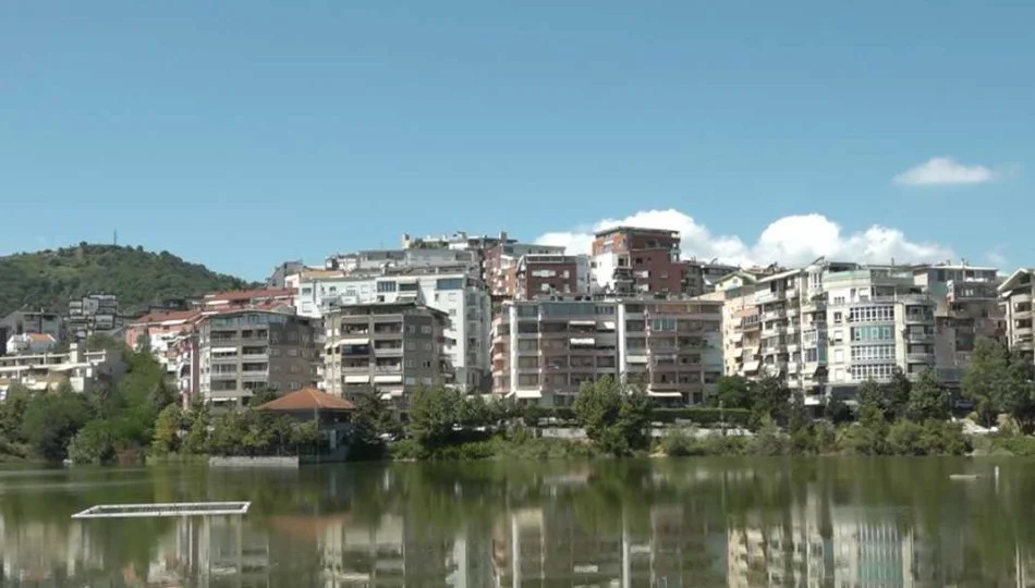 Tirane, shitet apartament 2+1+Ballkon , 99 m² 227.700 € (Liqeni i Thatë)