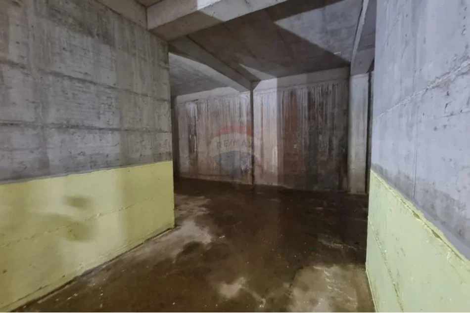 Tirane, shitet garazh | post parkimi Kati -2, 37 m² 35.000 € (Rruga e Durresit)