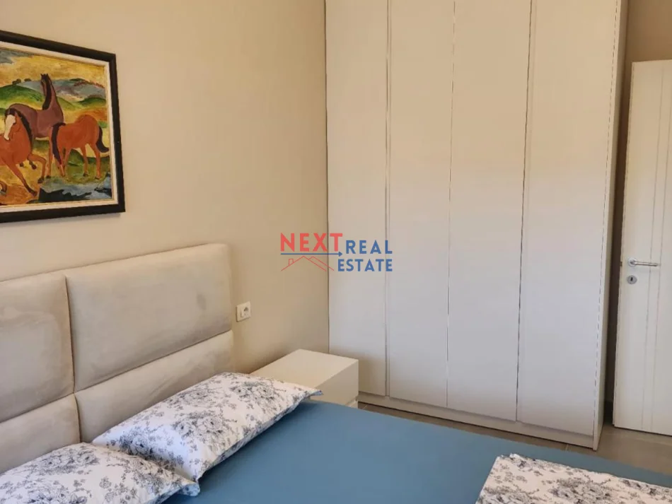 Vlore, jepet me qera apartament 2+1+Ballkon , 600 € (VLORE-SKELE)